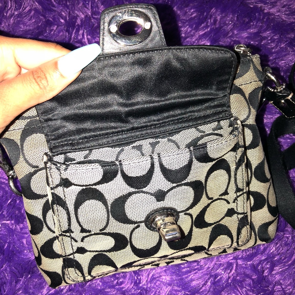 CUTE COACH PURSE FOR SALE!!! - Picture 4 of 7